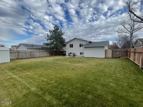 2313 9th Ave E, Williston, ND 58801 photo 6