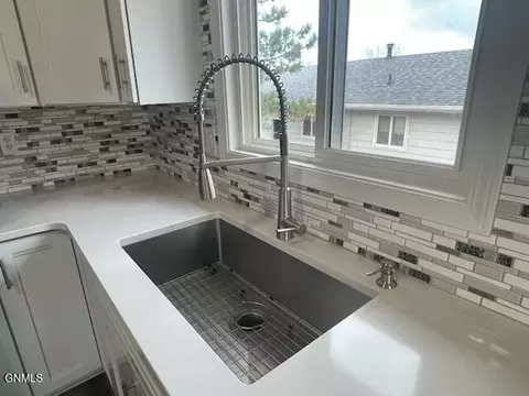 2313 9th Ave E, Williston, ND 58801 photo 27