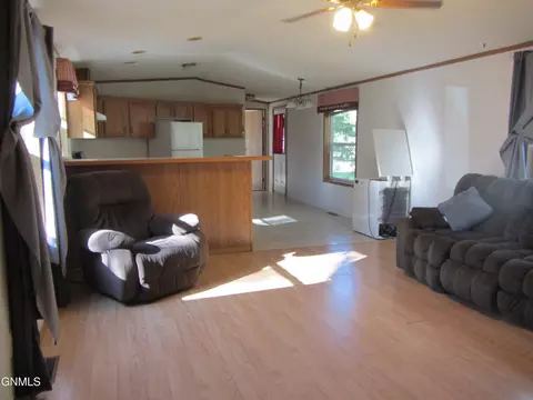5700 Main St E, Bismarck, ND 58504 photo 4