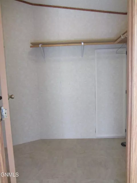 5700 Main St E, Bismarck, ND 58504 photo 10