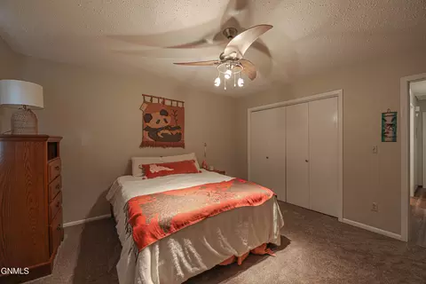 Bedroom - 515 Marilyn Dr NW, Mandan, ND 58554 photo 3 of 6