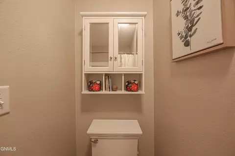 Bath - 515 Marilyn Dr NW, Mandan, ND 58554 photo 5 of 8