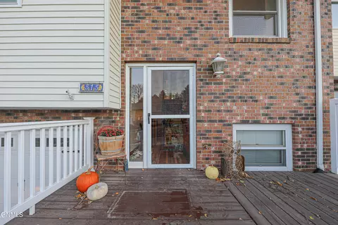 515 Marilyn Dr NW, Mandan, ND 58554