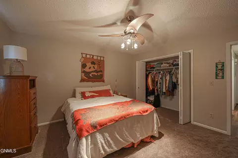 Bedroom - 515 Marilyn Dr NW, Mandan, ND 58554 photo 4 of 6