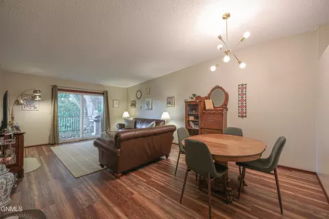 Dining - 515 Marilyn Dr NW, Mandan, ND 58554 photo 3 of 3