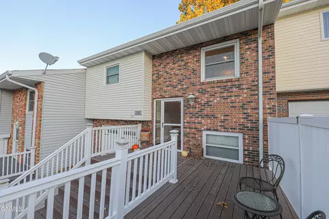 Exterior - 515 Marilyn Dr NW, Mandan, ND 58554 photo 8 of 11
