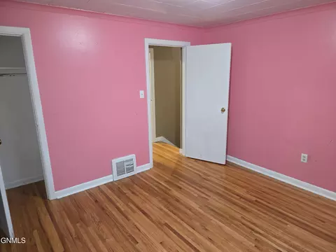Bedroom - 1013 Jefferson Ave, Bismarck, ND 58504 photo 18 of 20