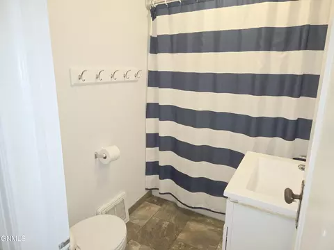 Bath - 1013 Jefferson Ave, Bismarck, ND 58504 photo 1 of 4