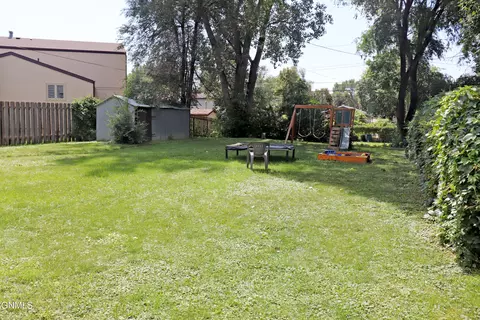 Exterior - 1013 Jefferson Ave, Bismarck, ND 58504 photo 2 of 7