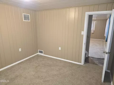 Bedroom - 1013 Jefferson Ave, Bismarck, ND 58504 photo 10 of 20