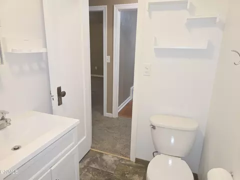 Bath - 1013 Jefferson Ave, Bismarck, ND 58504 photo 3 of 4