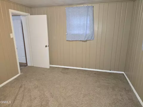 Bedroom - 1013 Jefferson Ave, Bismarck, ND 58504 photo 1 of 20