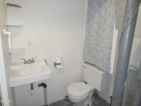 Bath - 1013 Jefferson Ave, Bismarck, ND 58504 photo 4 of 4