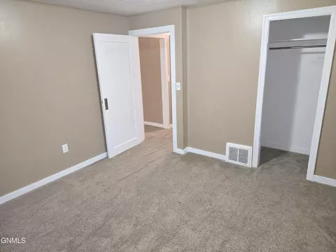 Bedroom - 1013 Jefferson Ave, Bismarck, ND 58504 photo 11 of 20