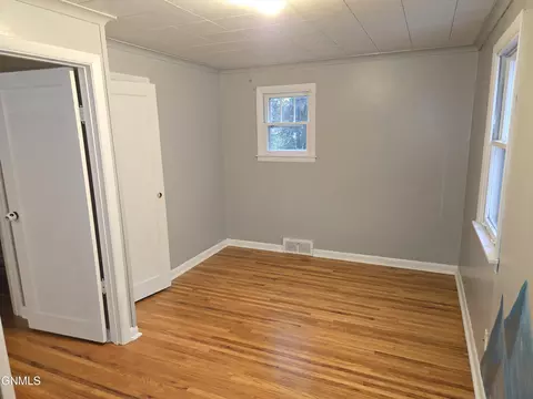 Bedroom - 1013 Jefferson Ave, Bismarck, ND 58504 photo 17 of 20