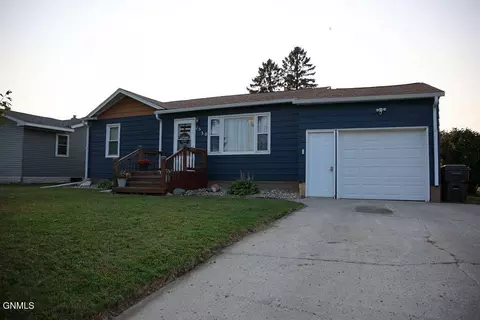 1530 5th Ave SW, Jamestown, ND 58401