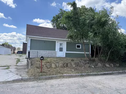 223 Front Ave W, Bismarck, ND 58504