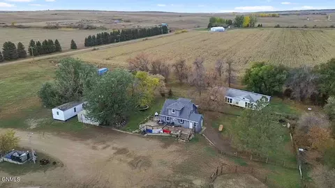 16121 36th St NW, Fairview, MT 59221