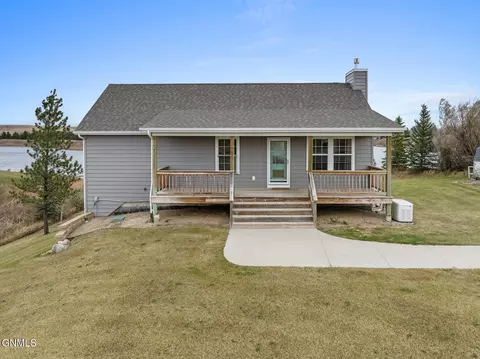 152 Blacktail Dr, Williston, ND 58801
