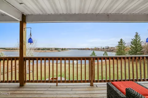 152 Blacktail Dr, Williston, ND 58801 photo 6