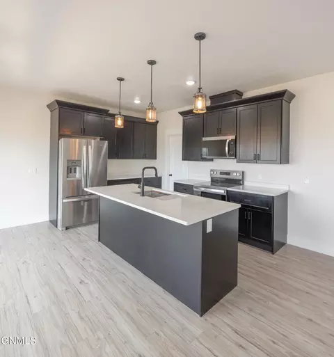 Kitchen - 503 46th St E, Williston, ND 58801 photo 3 of 3