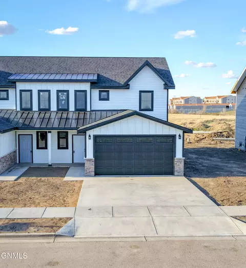 503 46th St E, Williston, ND 58801
