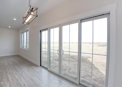 Dining - 503 46th St E, Williston, ND 58801 photo 1 of 1