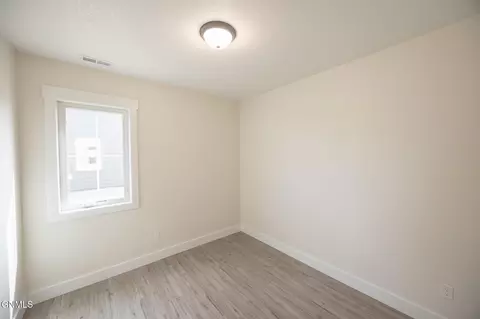 Bedroom - 503 46th St E, Williston, ND 58801 photo 3 of 5