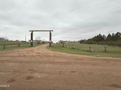 2671 122nd Ave NW, Watford City, ND 58854