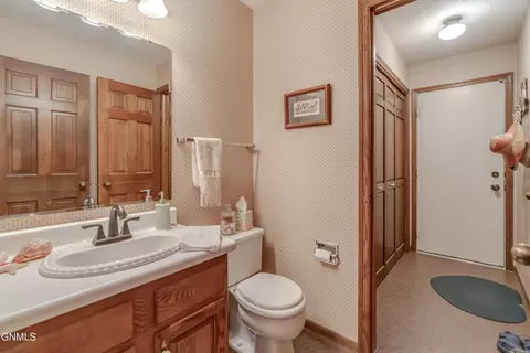 Bath - 324 N Brandon Loop, Bismarck, ND 58503 photo 1 of 10