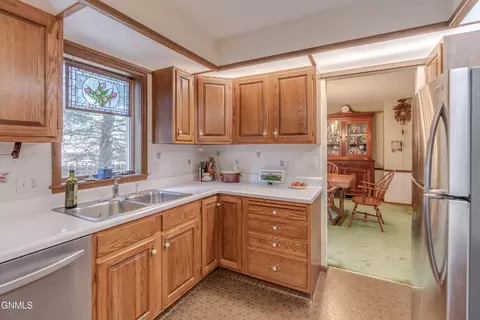 Kitchen - 324 N Brandon Loop, Bismarck, ND 58503 photo 7 of 7