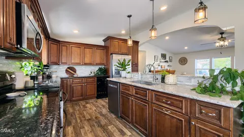 4251 Claridge Loop, Bismarck, ND 58503 photo 2