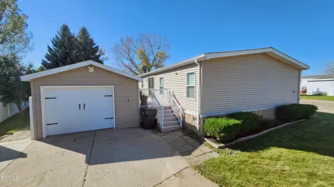 4251 Claridge Loop, Bismarck, ND 58503 photo 31