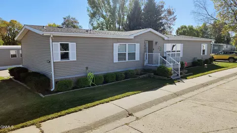 4251 Claridge Loop, Bismarck, ND 58503 photo 32