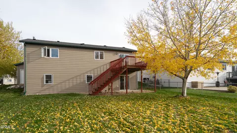 4470 Turnbow Ln, Bismarck, ND 58503 photo 21