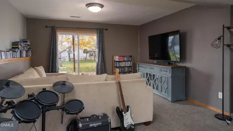 4470 Turnbow Ln, Bismarck, ND 58503 photo 15
