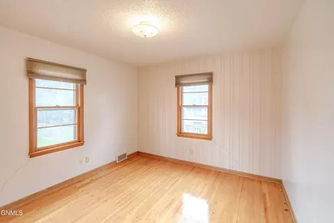 1317 Mohawk St, Bismarck, ND 58501 photo 22