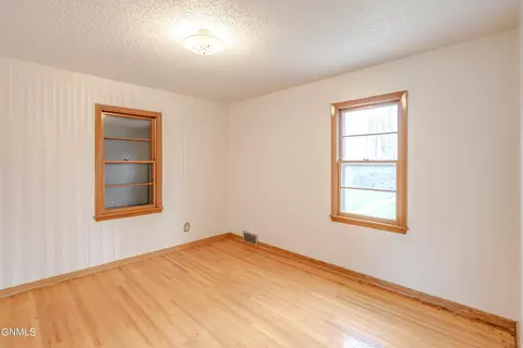 1317 Mohawk St, Bismarck, ND 58501 photo 15