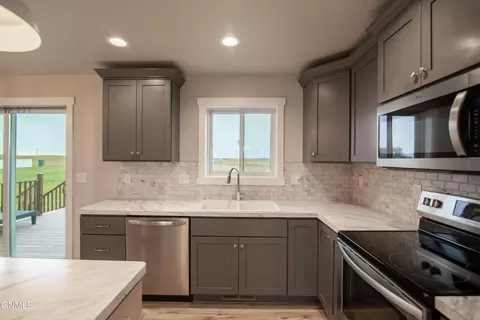 Kitchen - 3451 Calvin Dr, Dickinson, ND 58601 photo 5 of 5
