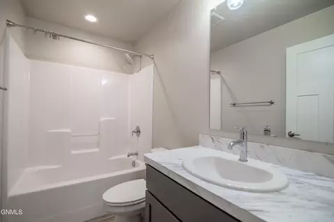 Bath - 3451 Calvin Dr, Dickinson, ND 58601 photo 1 of 1