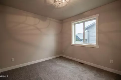 Bedroom - 3451 Calvin Dr, Dickinson, ND 58601 photo 3 of 4