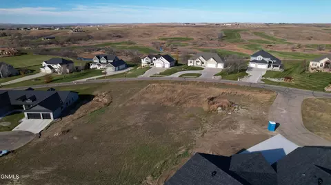 3707 Ridge Way, Bismarck, ND 58503