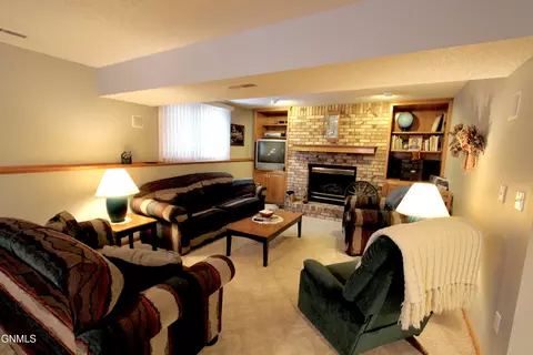 304 Napa Loop, Bismarck, ND 58504 photo 22