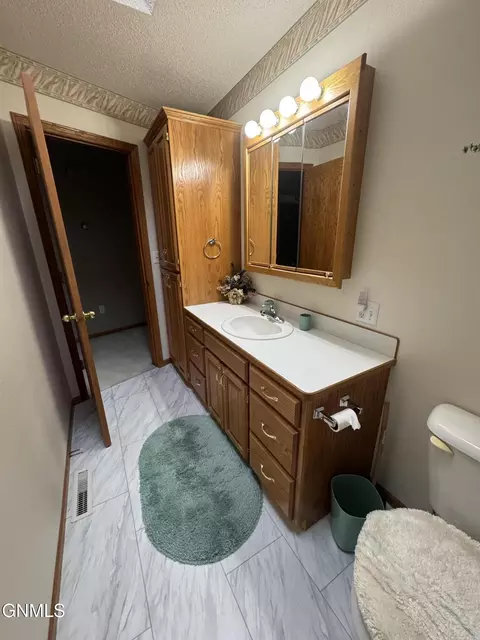304 Napa Loop, Bismarck, ND 58504 photo 18