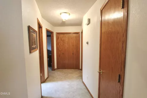 304 Napa Loop, Bismarck, ND 58504 photo 14