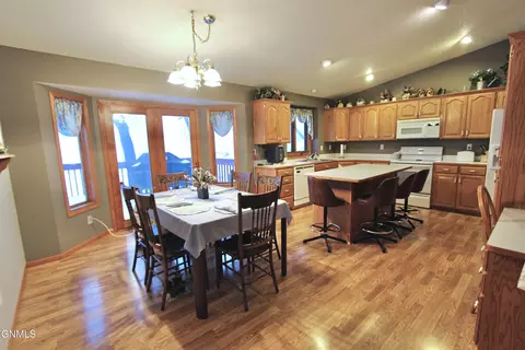 304 Napa Loop, Bismarck, ND 58504 photo 9
