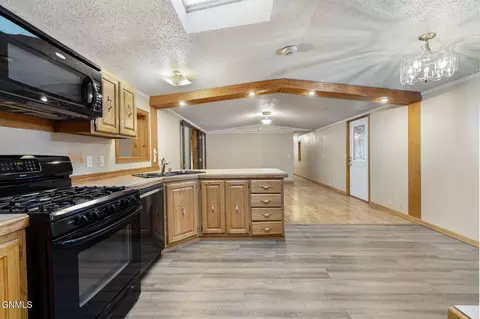 3207 9th Ave E, Williston, ND 58801 photo 20