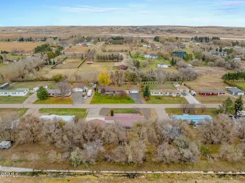 3207 9th Ave E, Williston, ND 58801 photo 13