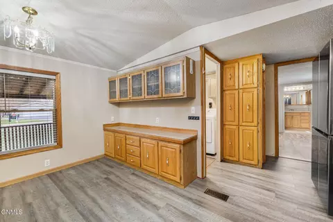 3207 9th Ave E, Williston, ND 58801 photo 21