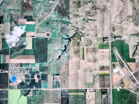 4489 Cow Poke Trail Trl, Mandan, ND 58554